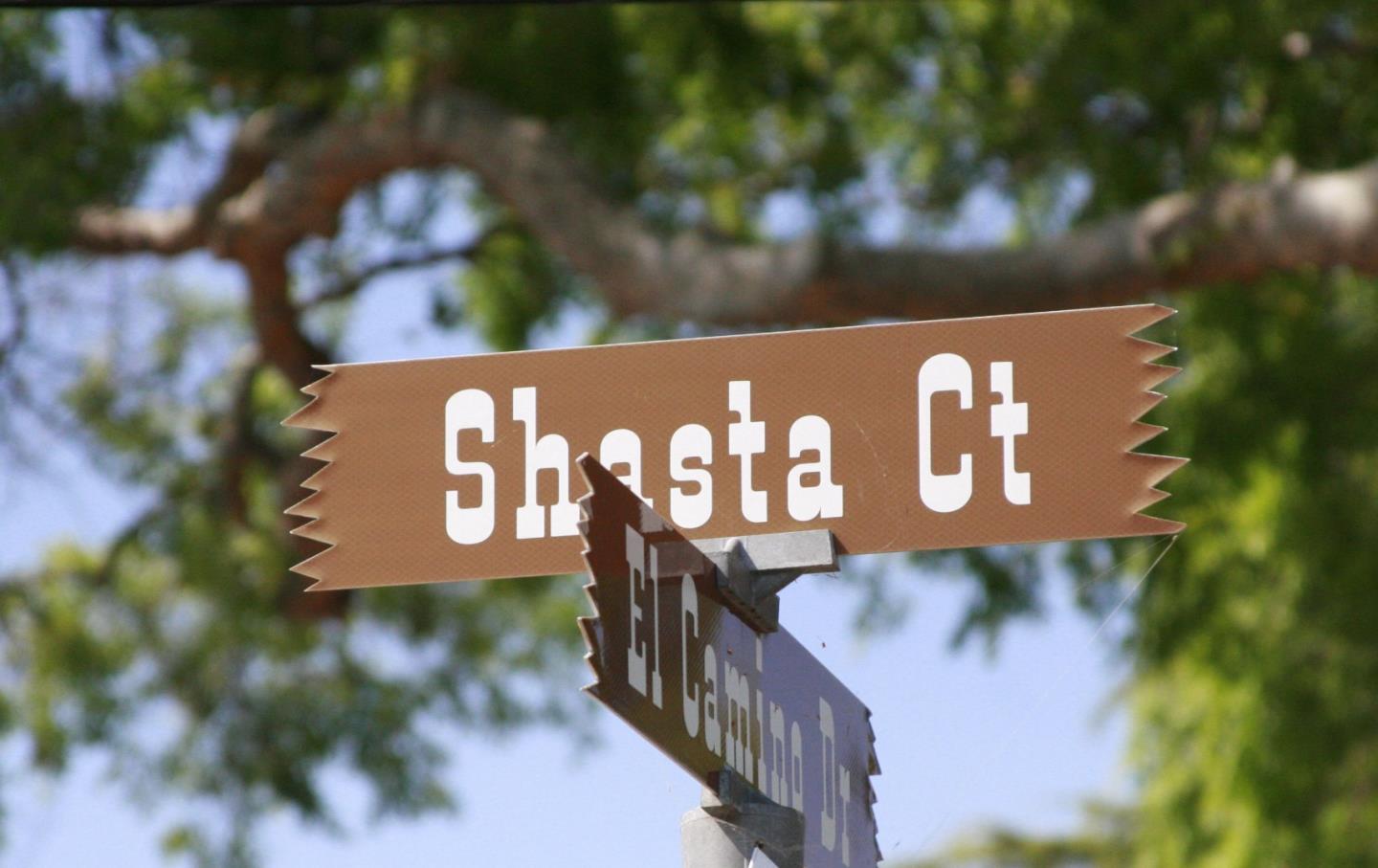 Detail Gallery Image 3 of 34 For 5610 Shasta Ct, Clayton,  CA 94517 - 3 Beds | 2 Baths