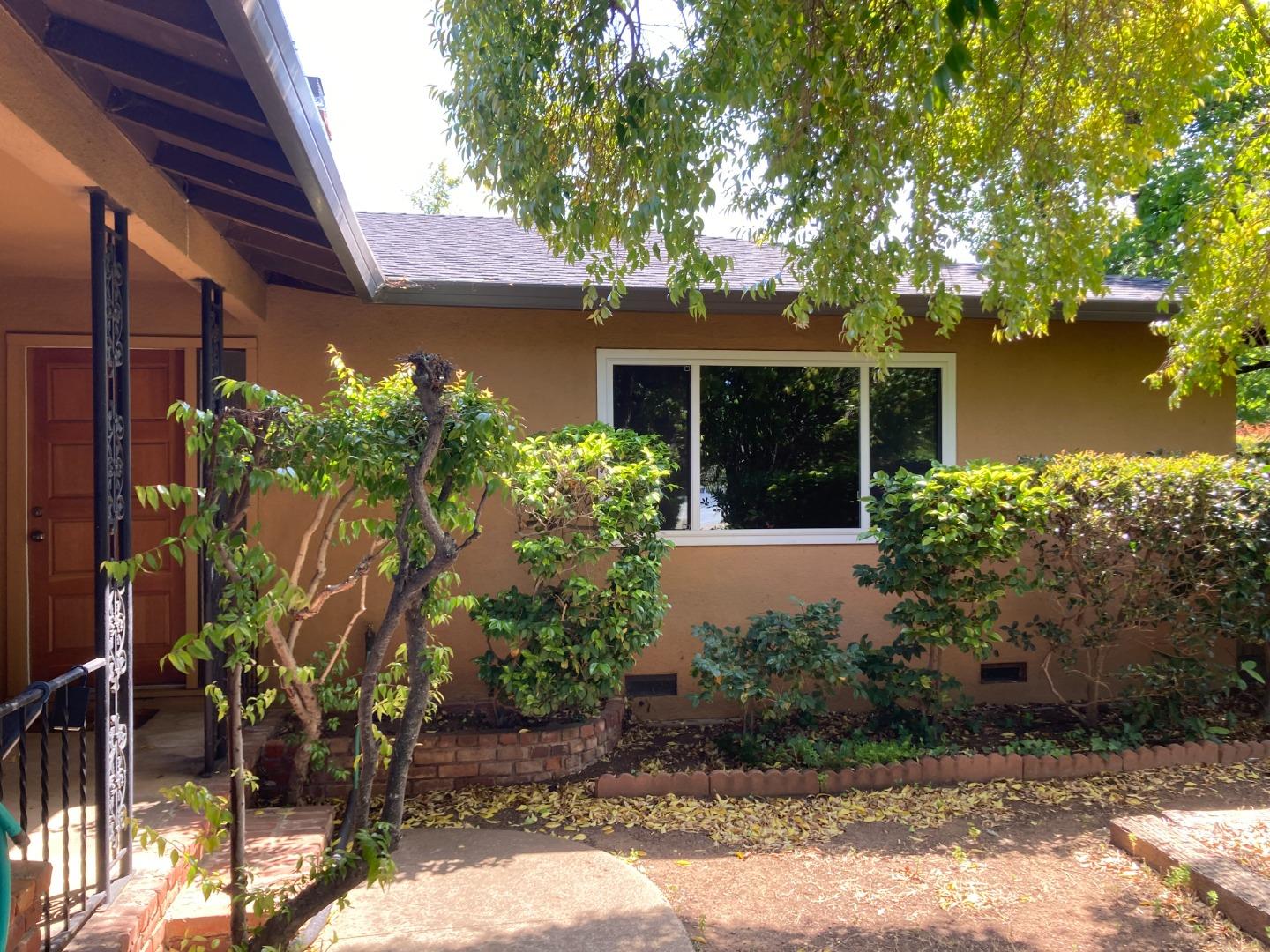 Detail Gallery Image 5 of 34 For 5610 Shasta Ct, Clayton,  CA 94517 - 3 Beds | 2 Baths