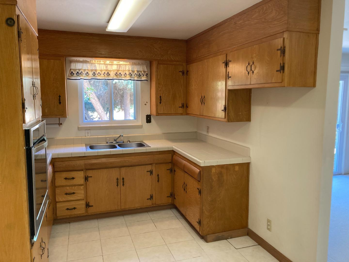 Detail Gallery Image 8 of 34 For 5610 Shasta Ct, Clayton,  CA 94517 - 3 Beds | 2 Baths