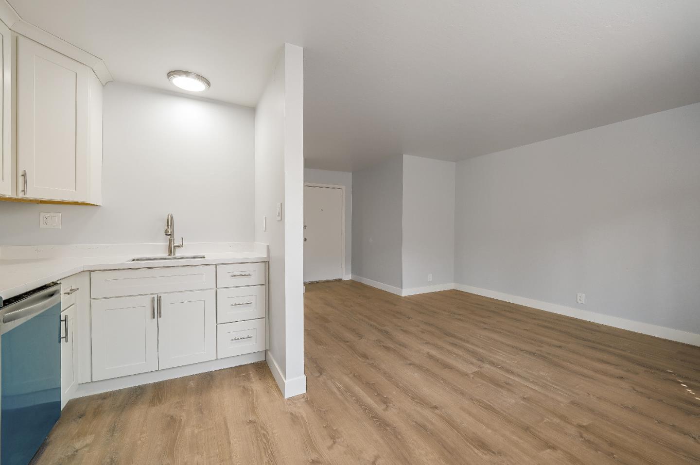 Detail Gallery Image 4 of 14 For 508 S 11th St, San Jose,  CA 95112 - – Beds | – Baths