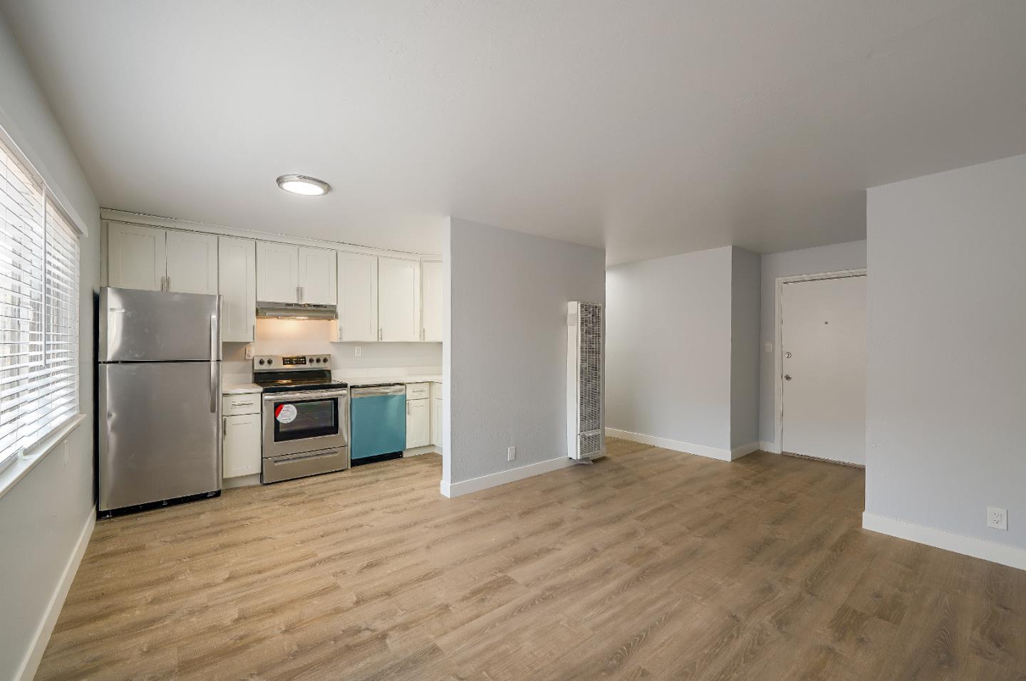 Detail Gallery Image 5 of 14 For 508 S 11th St, San Jose,  CA 95112 - – Beds | – Baths