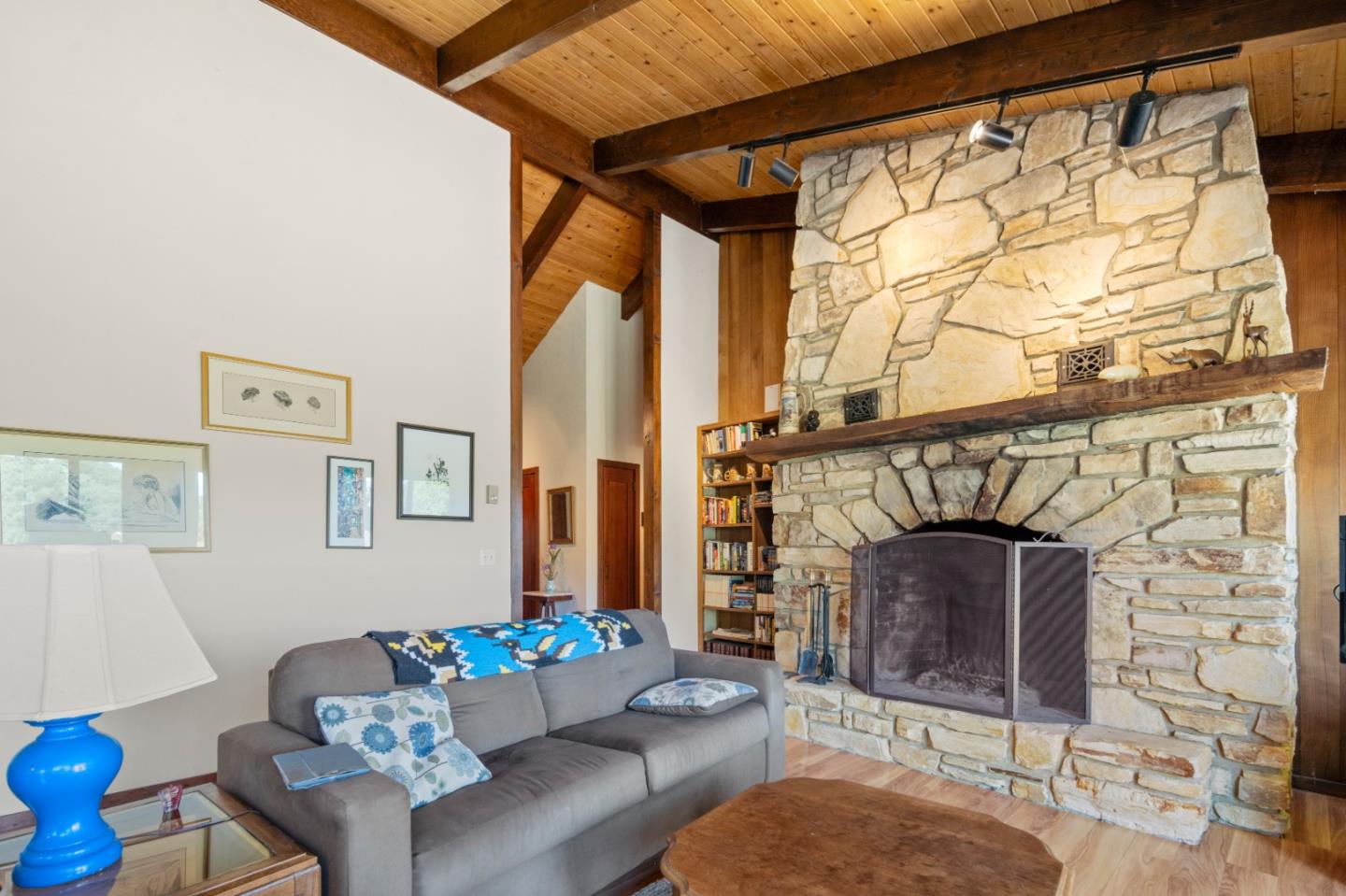 Detail Gallery Image 4 of 26 For 14310 Hitchcock Rd, Carmel Valley,  CA 93924 - 2 Beds | 2 Baths