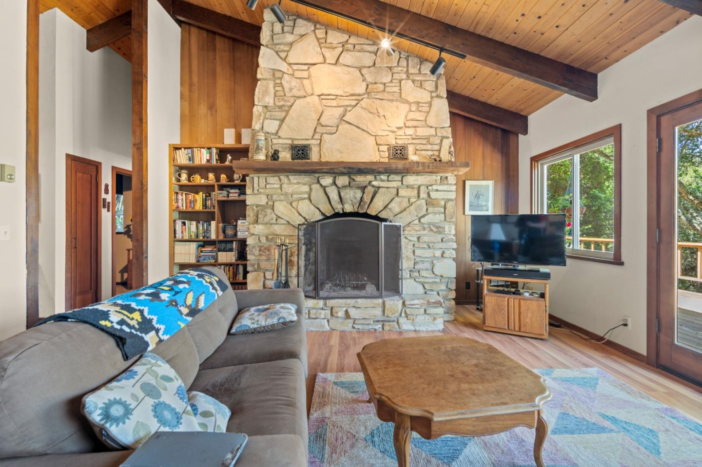 Detail Gallery Image 5 of 26 For 14310 Hitchcock Rd, Carmel Valley,  CA 93924 - 2 Beds | 2 Baths