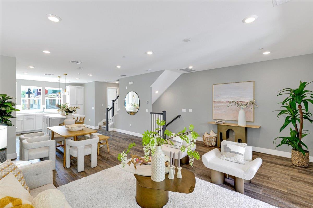 Detail Gallery Image 10 of 69 For 122 Ranch Ln, Mountain View,  CA 94040 - 3 Beds | 3/1 Baths