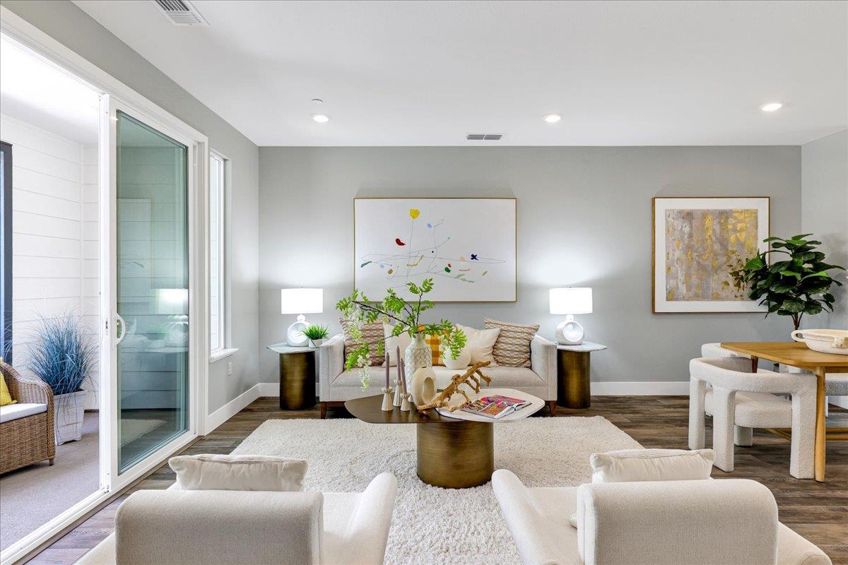 Detail Gallery Image 11 of 69 For 122 Ranch Ln, Mountain View,  CA 94040 - 3 Beds | 3/1 Baths