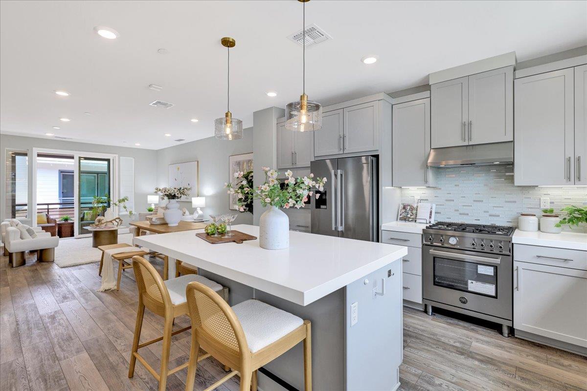 Detail Gallery Image 25 of 69 For 122 Ranch Ln, Mountain View,  CA 94040 - 3 Beds | 3/1 Baths