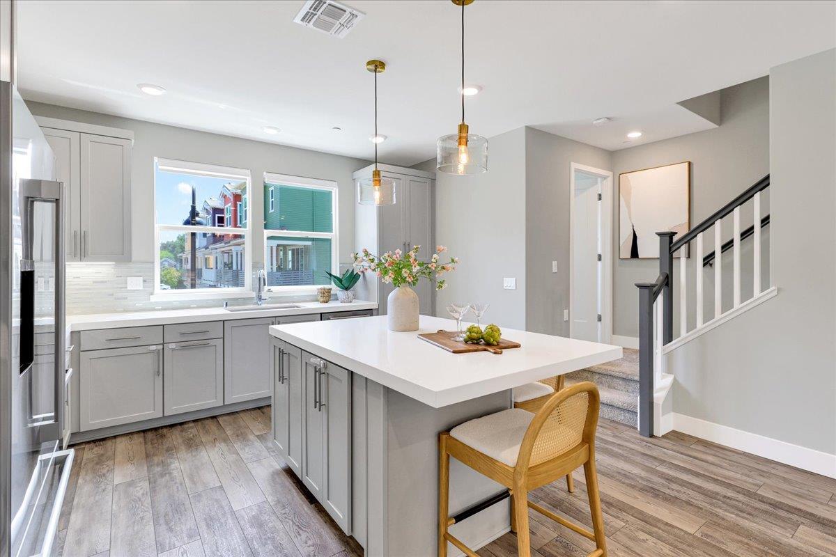 Detail Gallery Image 29 of 69 For 122 Ranch Ln, Mountain View,  CA 94040 - 3 Beds | 3/1 Baths