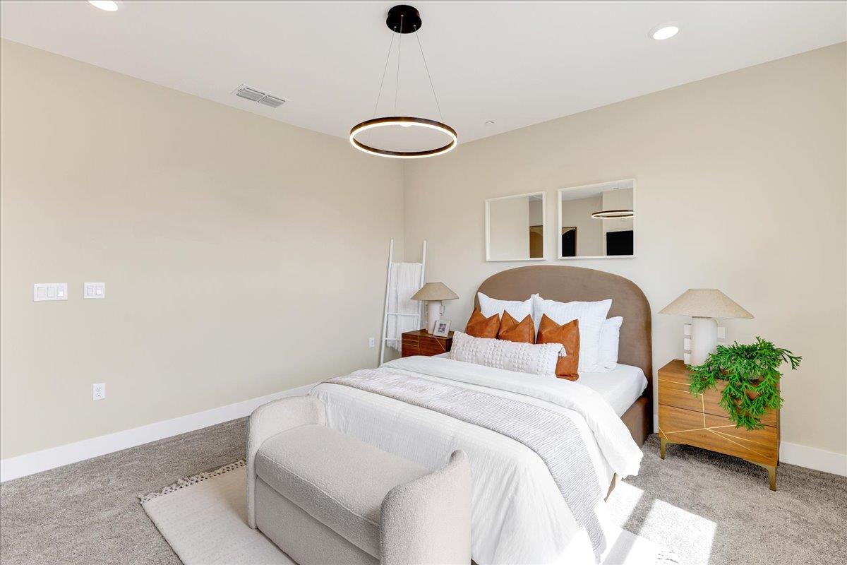 Detail Gallery Image 33 of 69 For 122 Ranch Ln, Mountain View,  CA 94040 - 3 Beds | 3/1 Baths