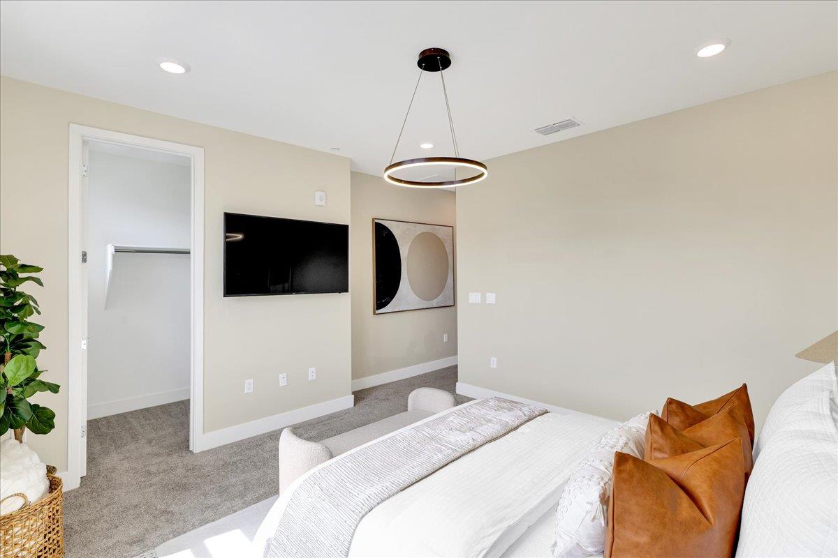 Detail Gallery Image 34 of 69 For 122 Ranch Ln, Mountain View,  CA 94040 - 3 Beds | 3/1 Baths