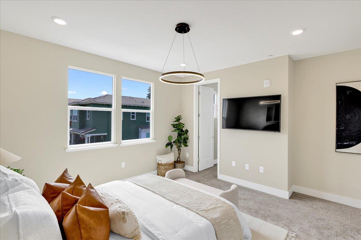 Detail Gallery Image 35 of 69 For 122 Ranch Ln, Mountain View,  CA 94040 - 3 Beds | 3/1 Baths