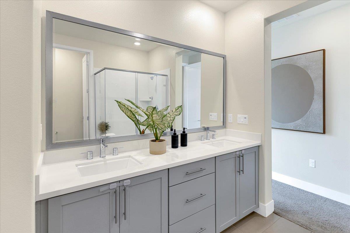 Detail Gallery Image 39 of 69 For 122 Ranch Ln, Mountain View,  CA 94040 - 3 Beds | 3/1 Baths