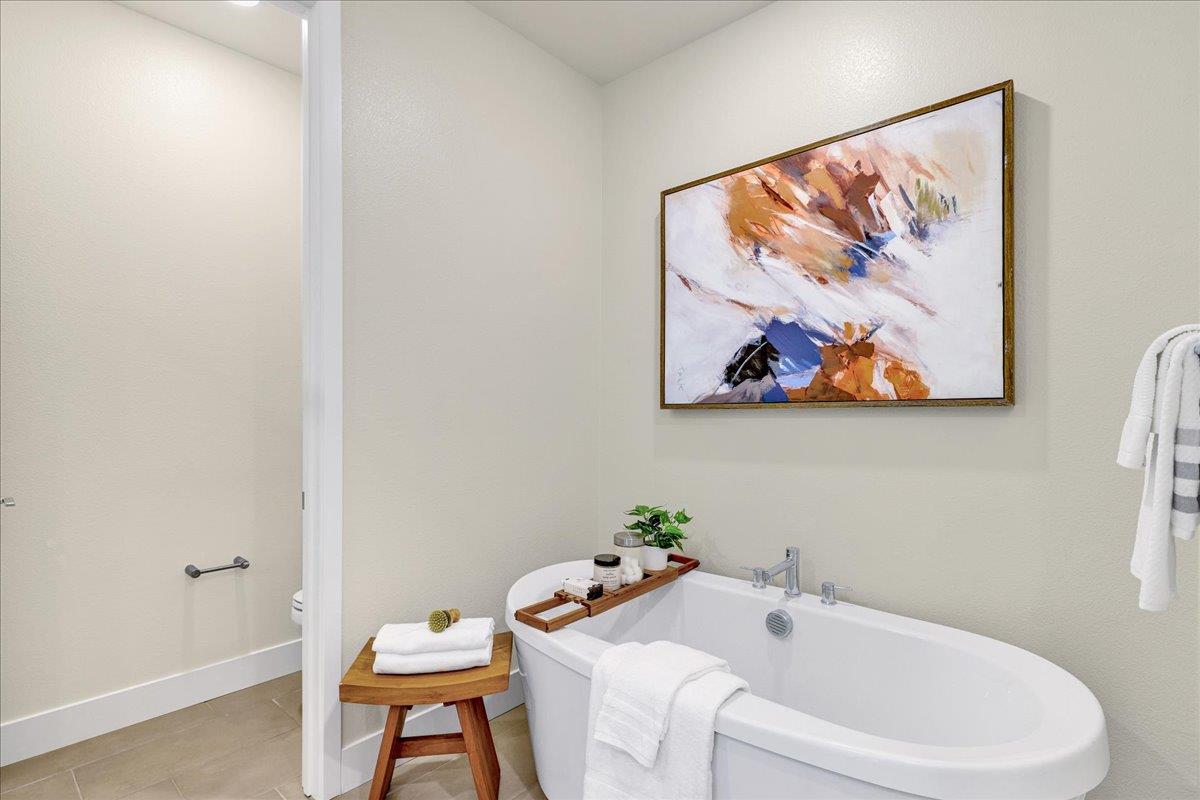 Detail Gallery Image 42 of 69 For 122 Ranch Ln, Mountain View,  CA 94040 - 3 Beds | 3/1 Baths