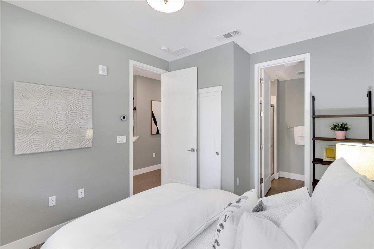 Detail Gallery Image 52 of 69 For 122 Ranch Ln, Mountain View,  CA 94040 - 3 Beds | 3/1 Baths