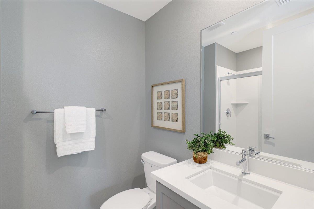 Detail Gallery Image 53 of 69 For 122 Ranch Ln, Mountain View,  CA 94040 - 3 Beds | 3/1 Baths