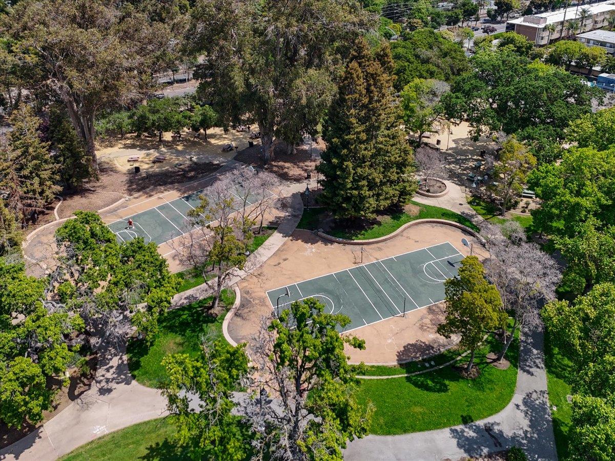 Detail Gallery Image 65 of 69 For 122 Ranch Ln, Mountain View,  CA 94040 - 3 Beds | 3/1 Baths