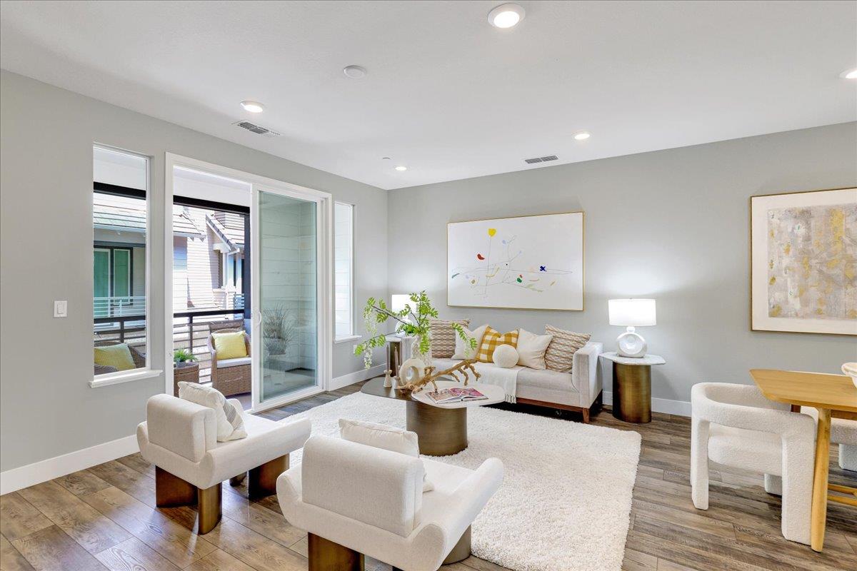Detail Gallery Image 7 of 69 For 122 Ranch Ln, Mountain View,  CA 94040 - 3 Beds | 3/1 Baths