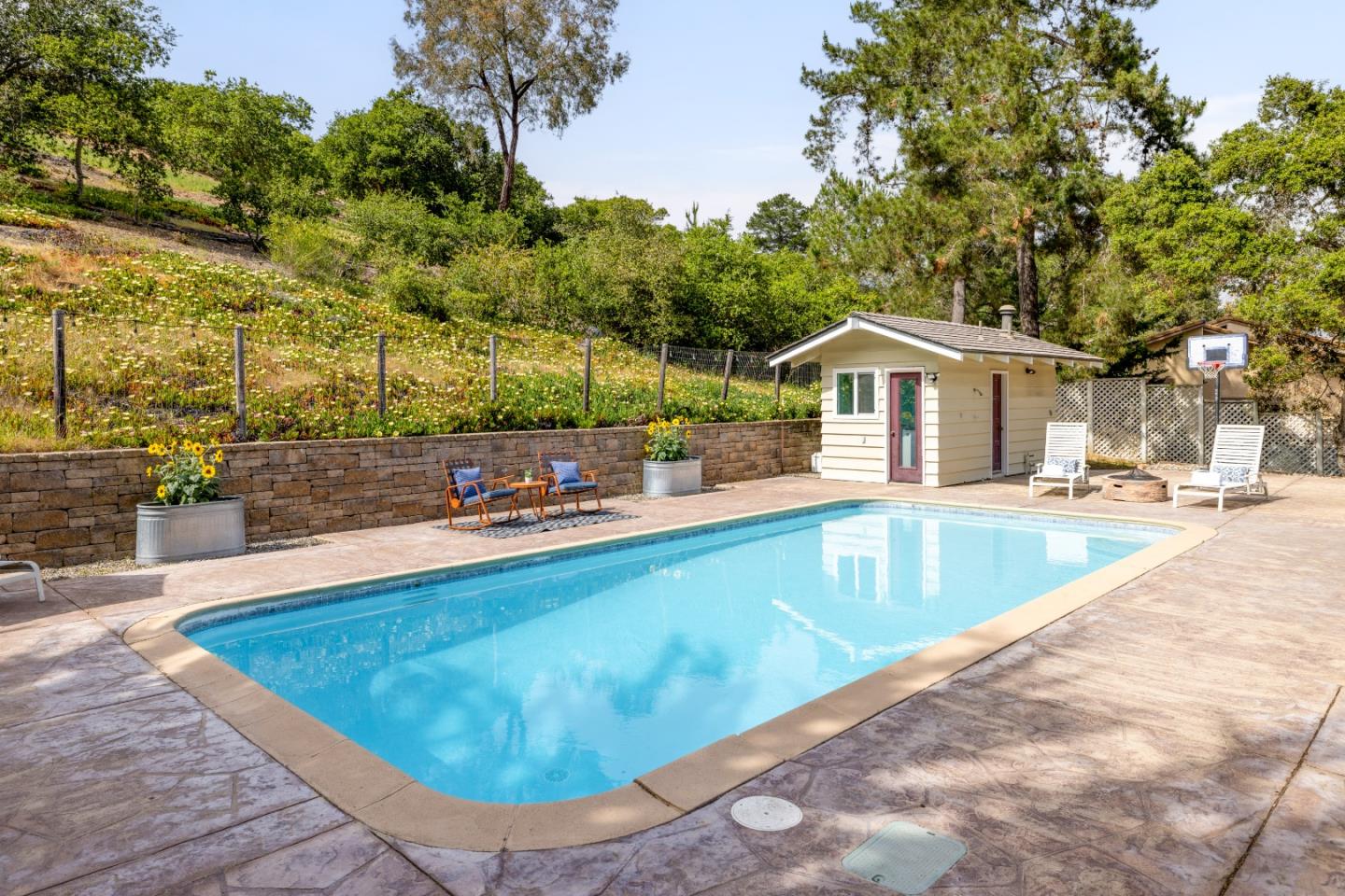 Detail Gallery Image 16 of 22 For 13525 Paseo Terrano, Salinas,  CA 93908 - 3 Beds | 2/1 Baths