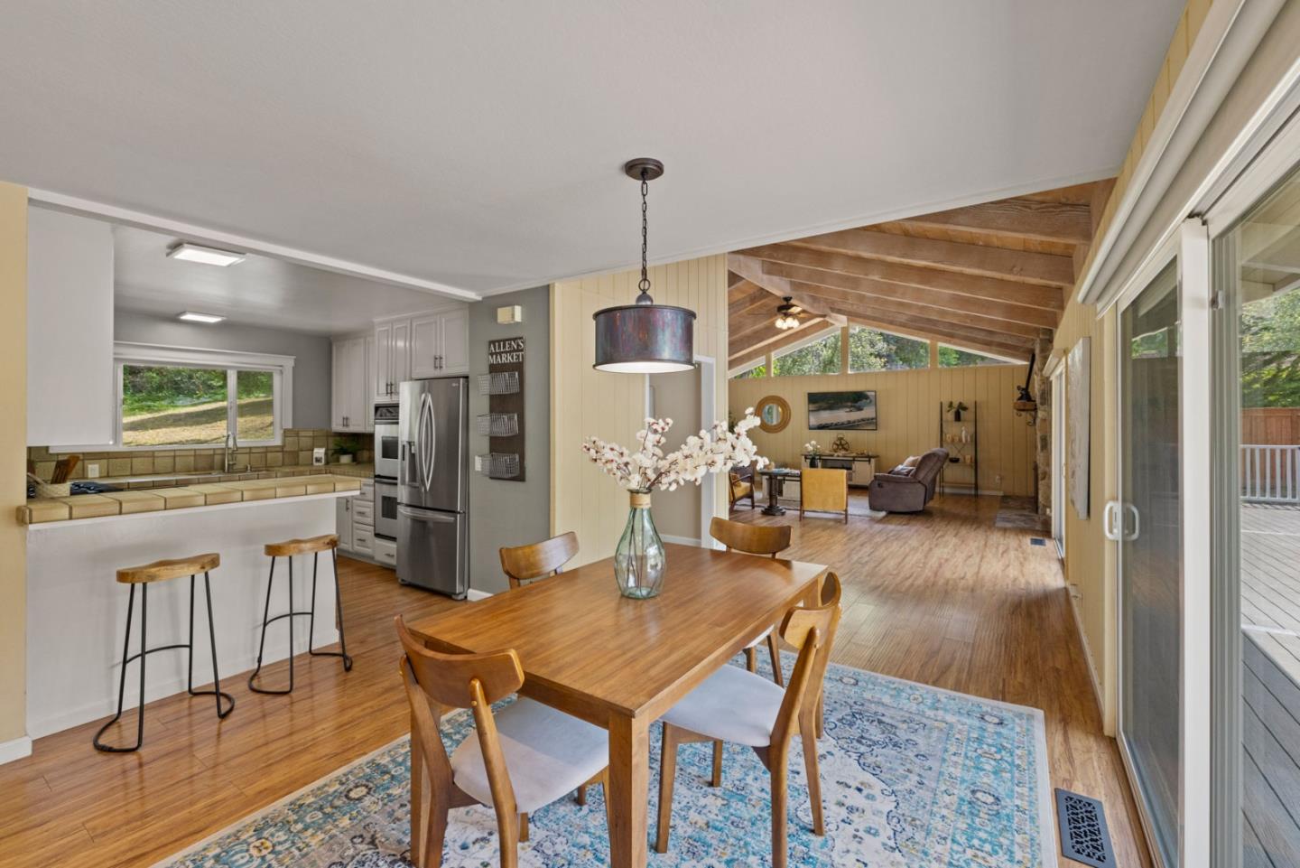 Detail Gallery Image 5 of 22 For 13525 Paseo Terrano, Salinas,  CA 93908 - 3 Beds | 2/1 Baths