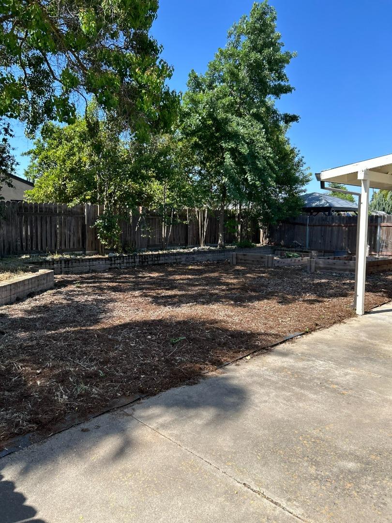 Detail Gallery Image 18 of 18 For 9236 Thilow Dr, Sacramento,  CA 95826 - 3 Beds | 2 Baths