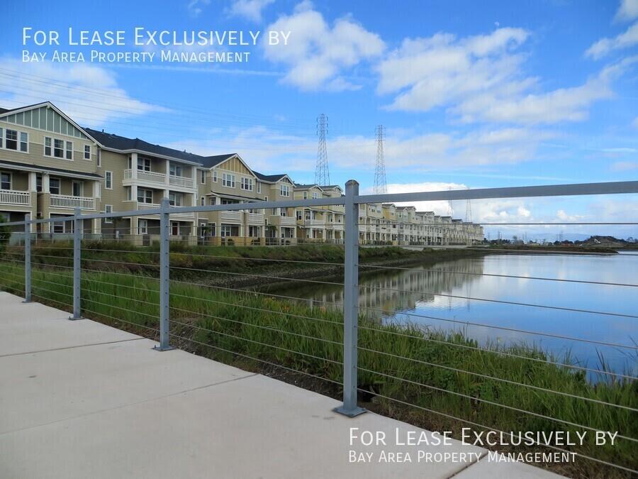 Detail Gallery Image 1 of 17 For 654 Sea Anchor Dr #2308,  Redwood City,  CA 94063 - 3 Beds | 2/1 Baths