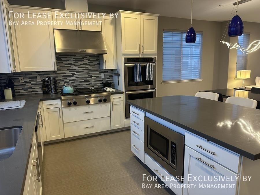Detail Gallery Image 5 of 17 For 654 Sea Anchor Dr #2308,  Redwood City,  CA 94063 - 3 Beds | 2/1 Baths