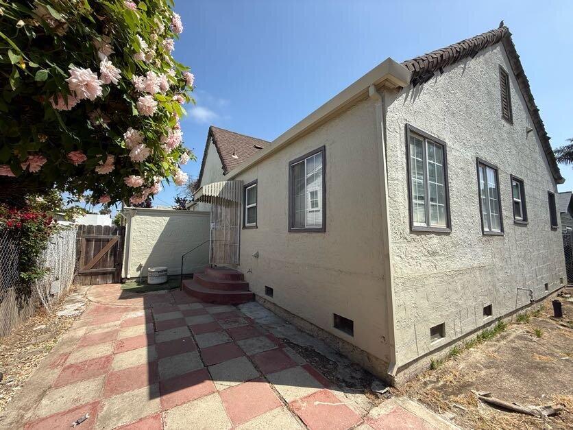 Detail Gallery Image 1 of 8 For 1459 Louisiana St, Vallejo,  CA 94590 - 2 Beds | 1 Baths