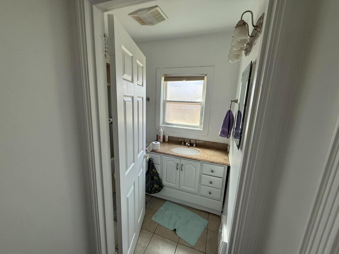 Detail Gallery Image 3 of 8 For 1459 Louisiana St, Vallejo,  CA 94590 - 2 Beds | 1 Baths