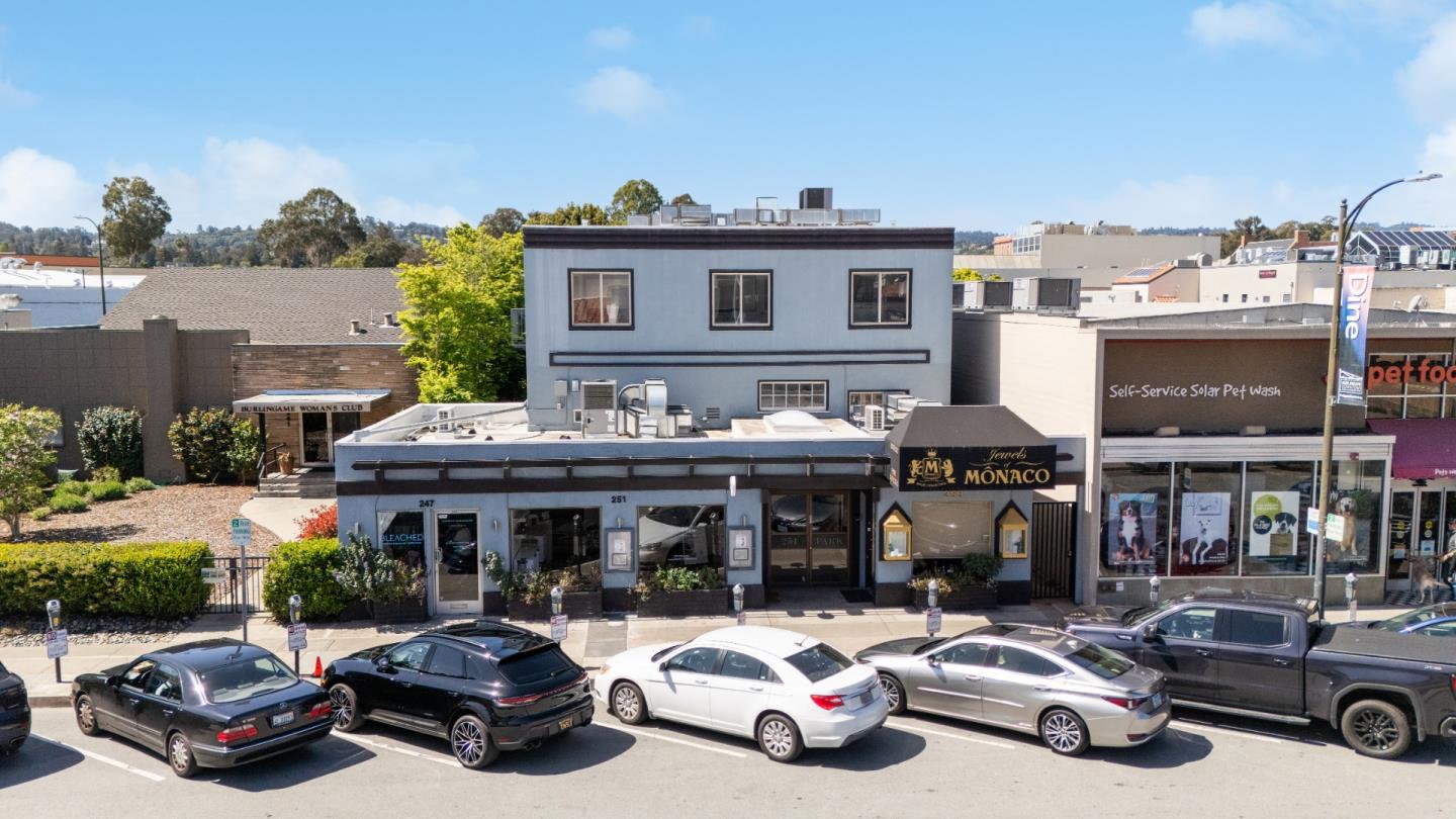 Detail Gallery Image 1 of 22 For 251 Park Rd, Burlingame,  CA 94010 - – Beds | – Baths