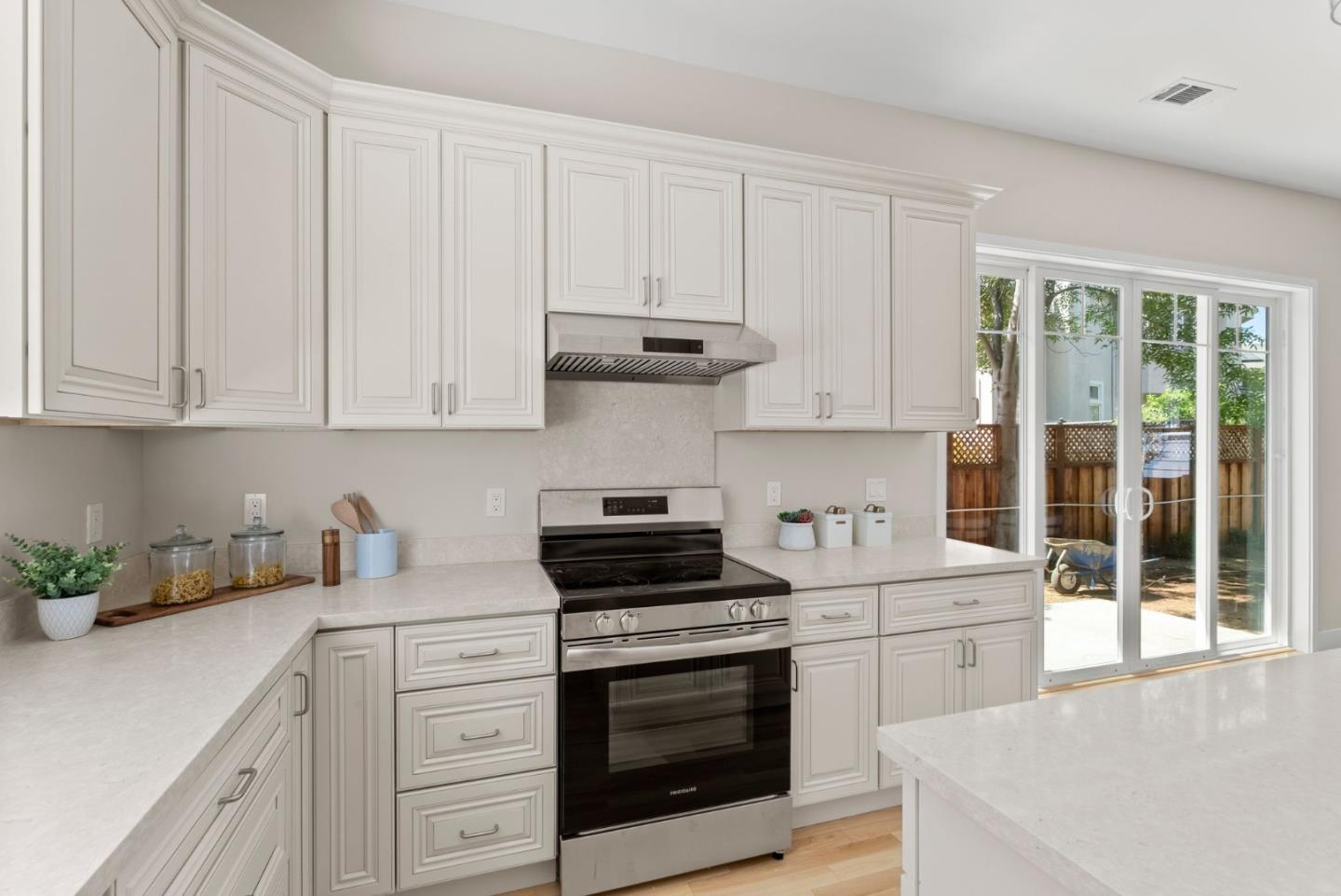 Detail Gallery Image 13 of 31 For 1325 Elam Ave, Campbell,  CA 95008 - 4 Beds | 3/1 Baths