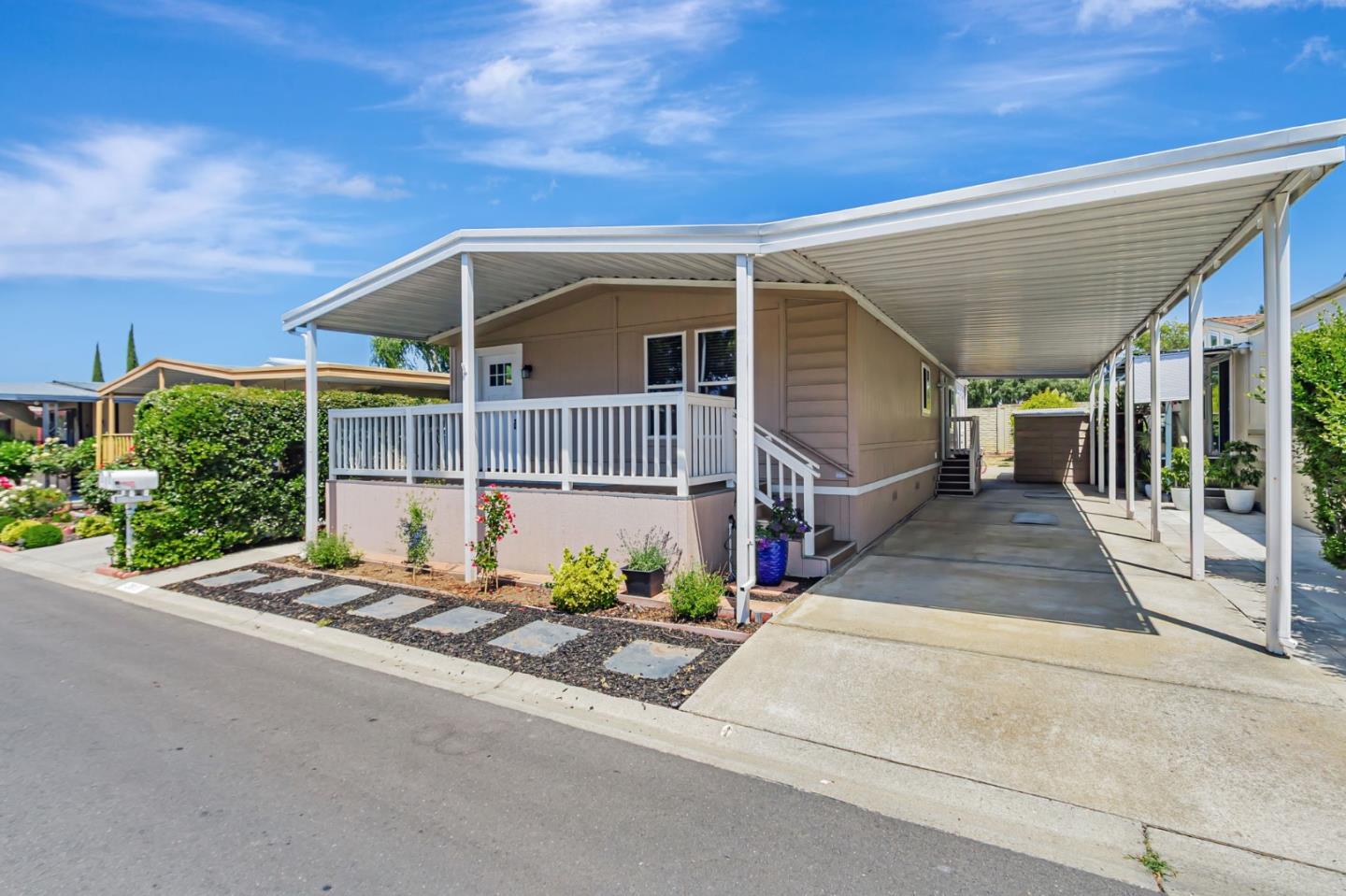 Detail Gallery Image 3 of 30 For 2815 Moss Hollow Dr #2815,  San Jose,  CA 95121 - 2 Beds | 2 Baths