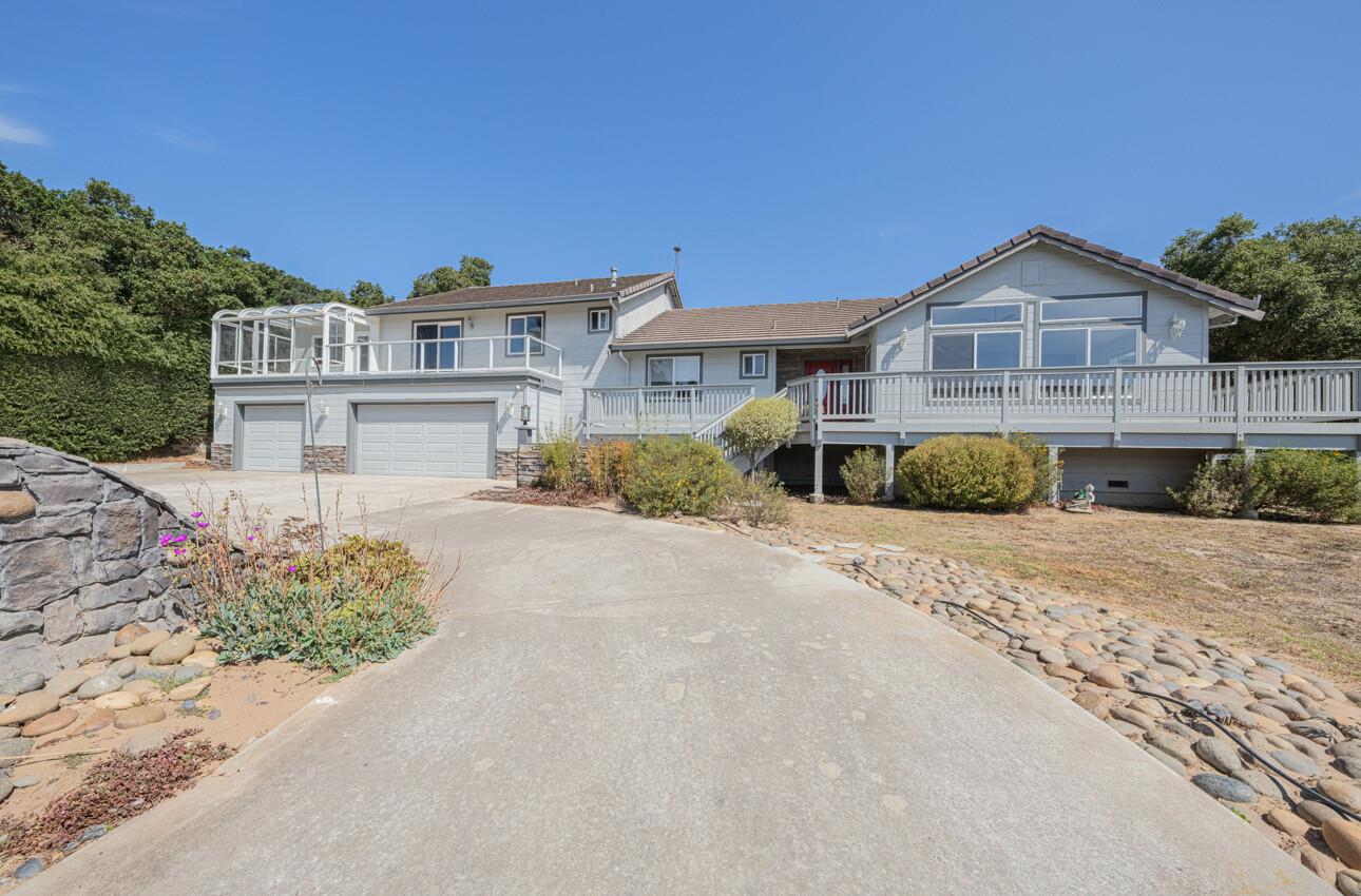 Detail Gallery Image 11 of 75 For 8505 Holly Hill Dr, Salinas,  CA 93907 - 3 Beds | 2/2 Baths