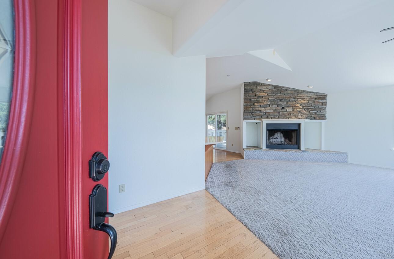 Detail Gallery Image 14 of 75 For 8505 Holly Hill Dr, Salinas,  CA 93907 - 3 Beds | 2/2 Baths