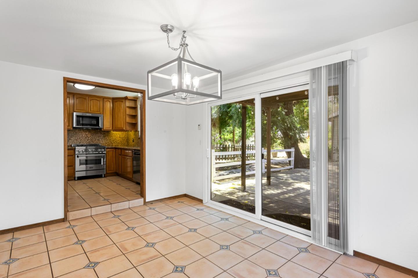 Detail Gallery Image 21 of 25 For 17785 Casa Ln, Morgan Hill,  CA 95037 - 3 Beds | 2 Baths