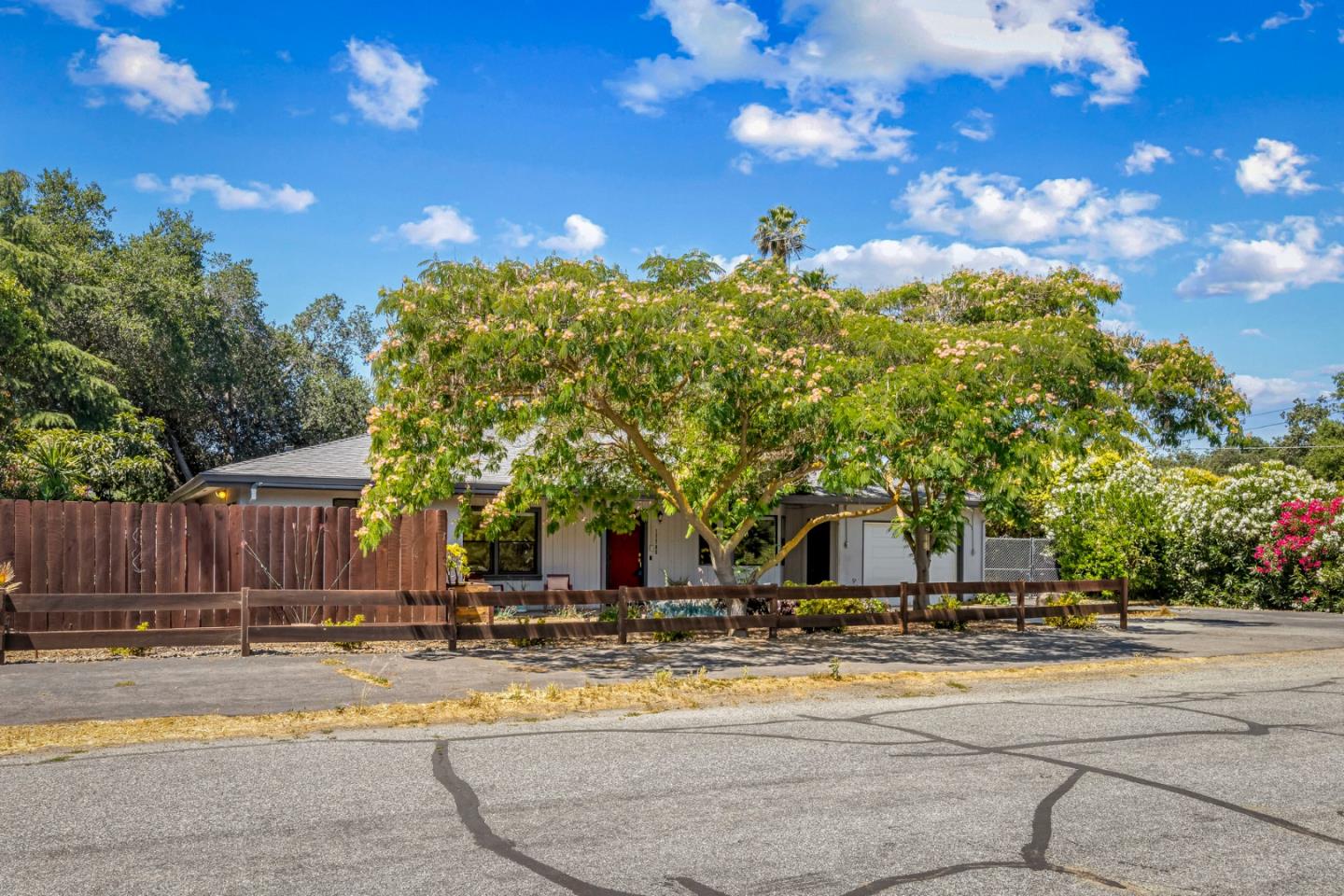 Detail Gallery Image 3 of 25 For 17785 Casa Ln, Morgan Hill,  CA 95037 - 3 Beds | 2 Baths