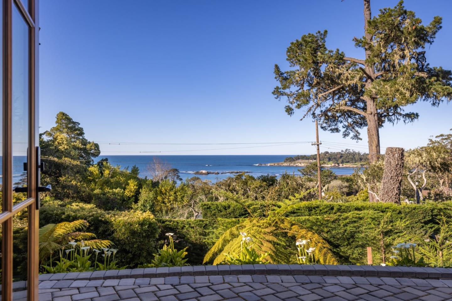 Detail Gallery Image 12 of 49 For 3365 17 Mile Dr, Pebble Beach,  CA 93953 - 5 Beds | 6 Baths