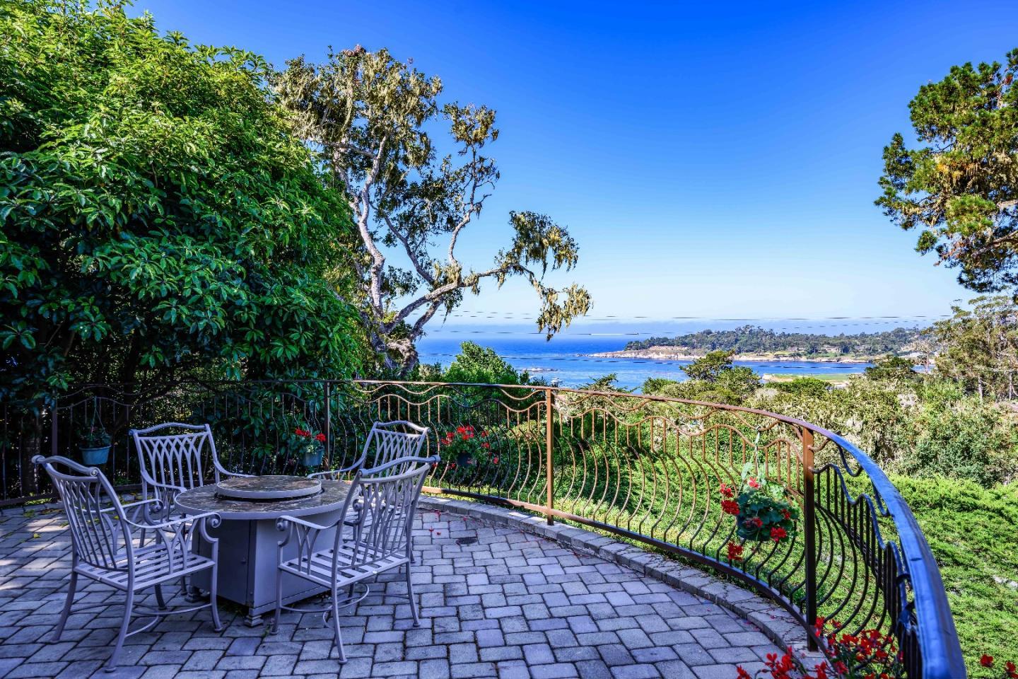 Detail Gallery Image 15 of 49 For 3365 17 Mile Dr, Pebble Beach,  CA 93953 - 5 Beds | 6 Baths