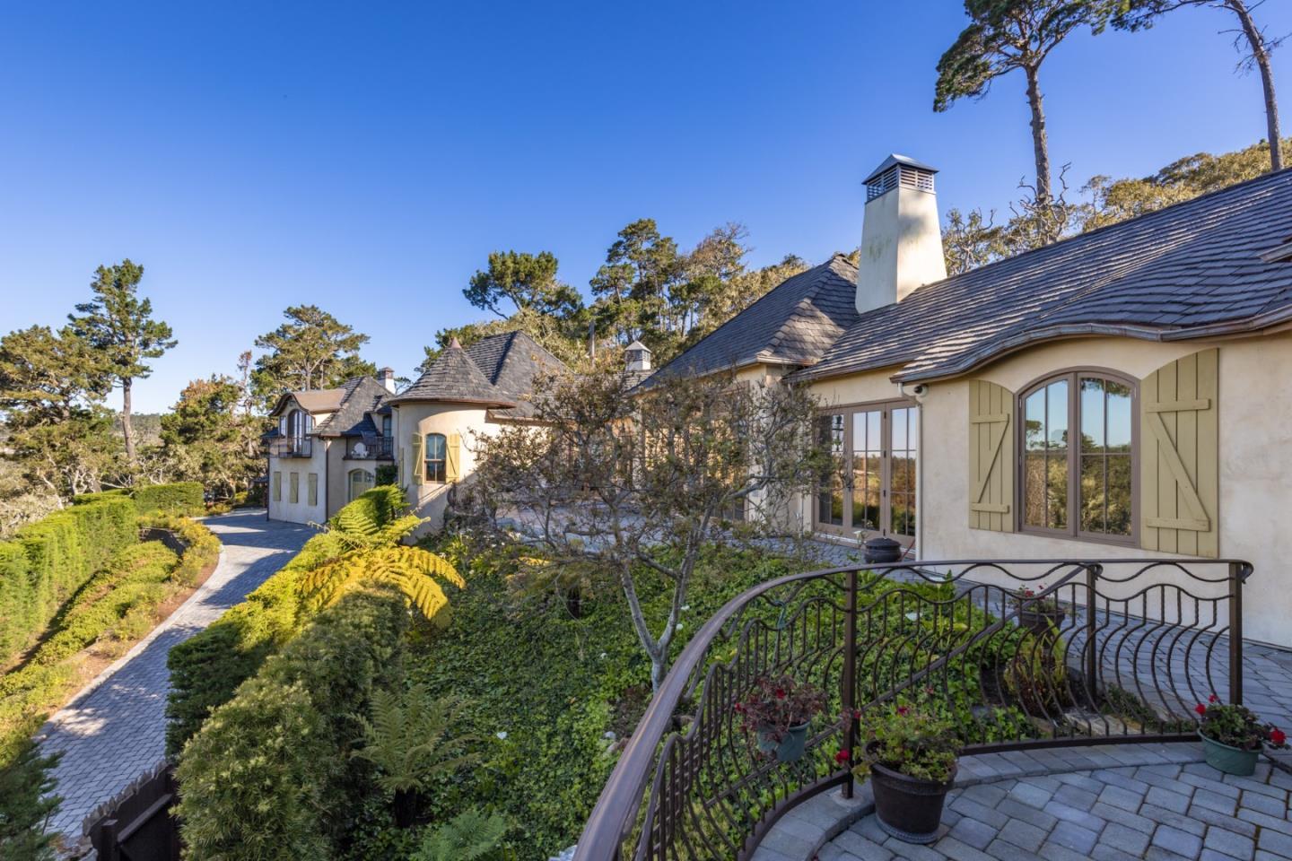 Detail Gallery Image 17 of 49 For 3365 17 Mile Dr, Pebble Beach,  CA 93953 - 5 Beds | 6 Baths