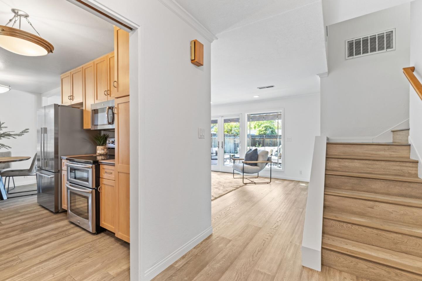Detail Gallery Image 5 of 32 For 3085 Warburton Ave, Santa Clara,  CA 95051 - 3 Beds | 2/1 Baths