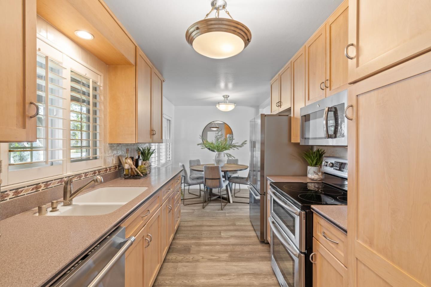 Detail Gallery Image 6 of 32 For 3085 Warburton Ave, Santa Clara,  CA 95051 - 3 Beds | 2/1 Baths
