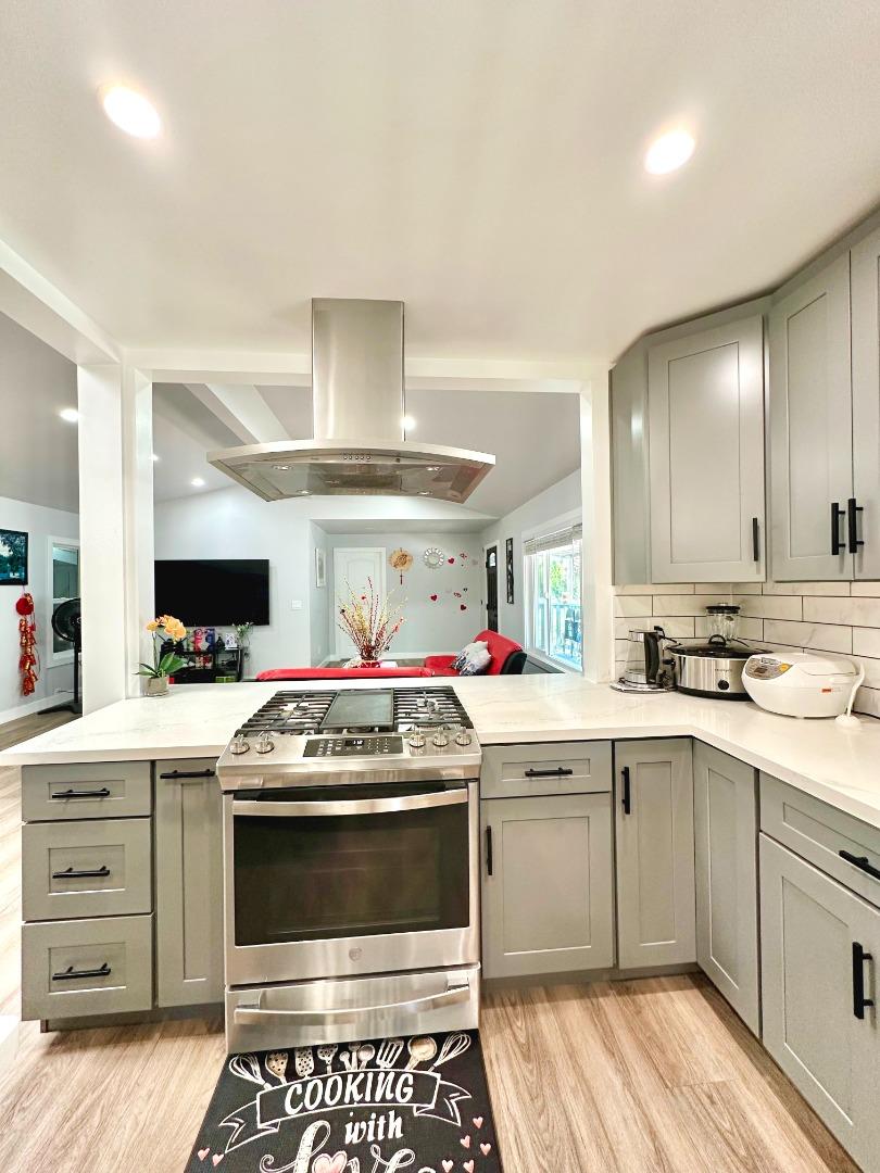 Detail Gallery Image 10 of 36 For 383 Chateau La Salle Dr #383,  San Jose,  CA 95111 - 3 Beds | 2/1 Baths