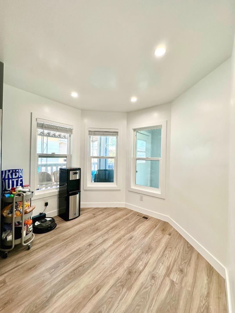 Detail Gallery Image 13 of 36 For 383 Chateau La Salle Dr #383,  San Jose,  CA 95111 - 3 Beds | 2/1 Baths