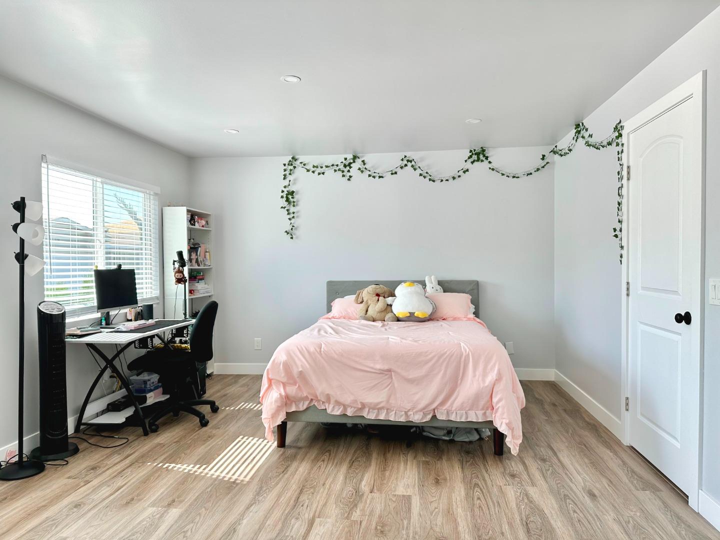 Detail Gallery Image 27 of 36 For 383 Chateau La Salle Dr #383,  San Jose,  CA 95111 - 3 Beds | 2/1 Baths