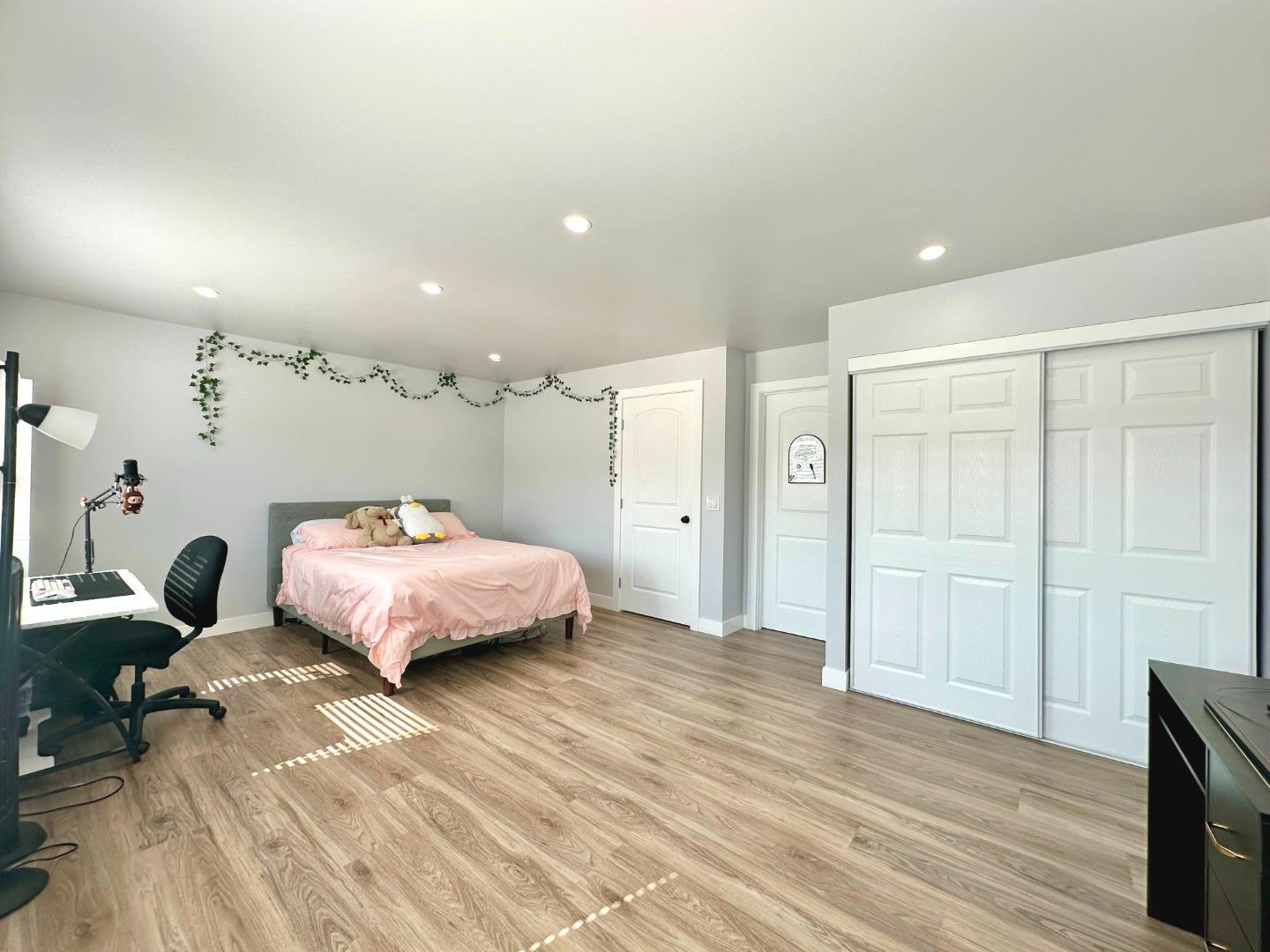 Detail Gallery Image 28 of 36 For 383 Chateau La Salle Dr #383,  San Jose,  CA 95111 - 3 Beds | 2/1 Baths