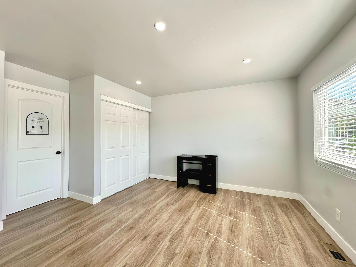 Detail Gallery Image 29 of 36 For 383 Chateau La Salle Dr #383,  San Jose,  CA 95111 - 3 Beds | 2/1 Baths