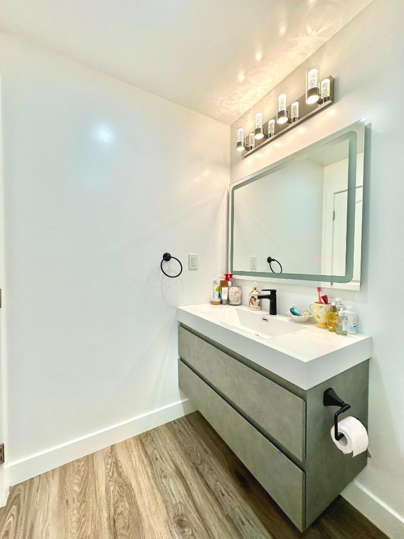 Detail Gallery Image 32 of 36 For 383 Chateau La Salle Dr #383,  San Jose,  CA 95111 - 3 Beds | 2/1 Baths
