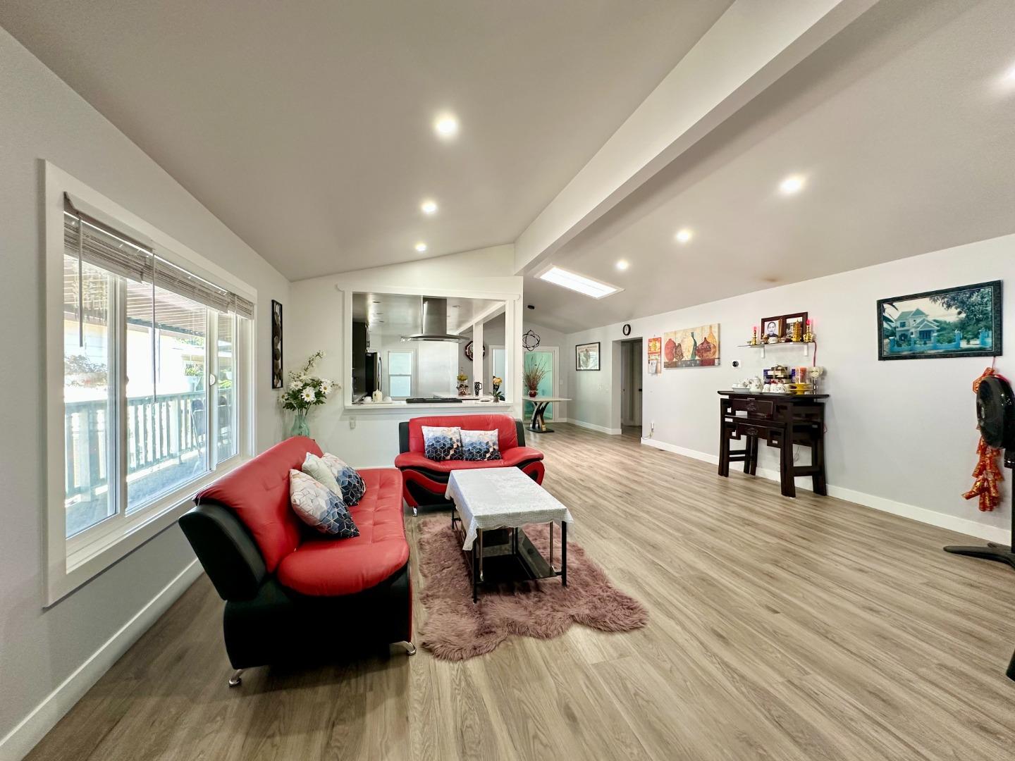 Detail Gallery Image 6 of 36 For 383 Chateau La Salle Dr #383,  San Jose,  CA 95111 - 3 Beds | 2/1 Baths