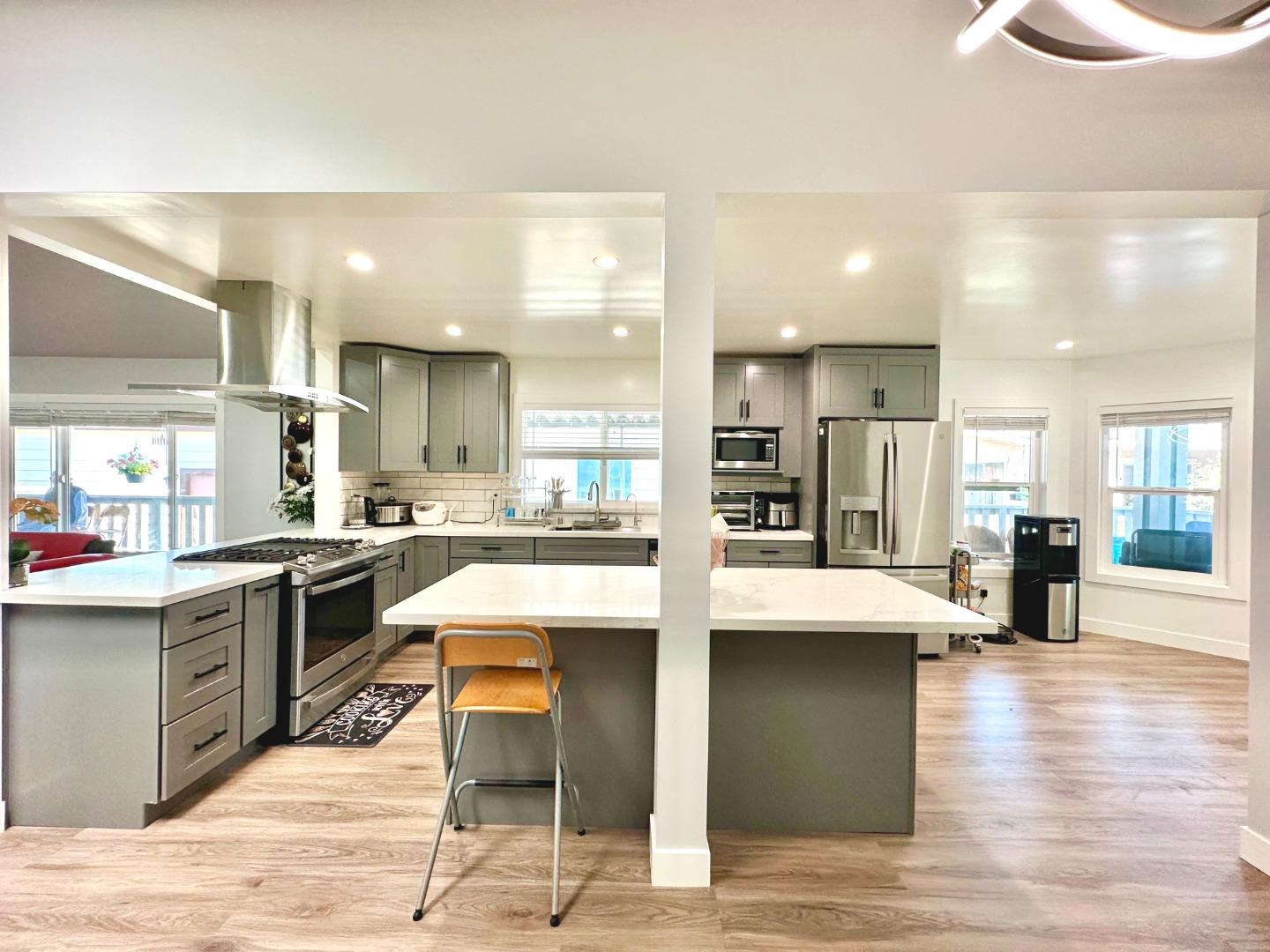 Detail Gallery Image 9 of 36 For 383 Chateau La Salle Dr #383,  San Jose,  CA 95111 - 3 Beds | 2/1 Baths