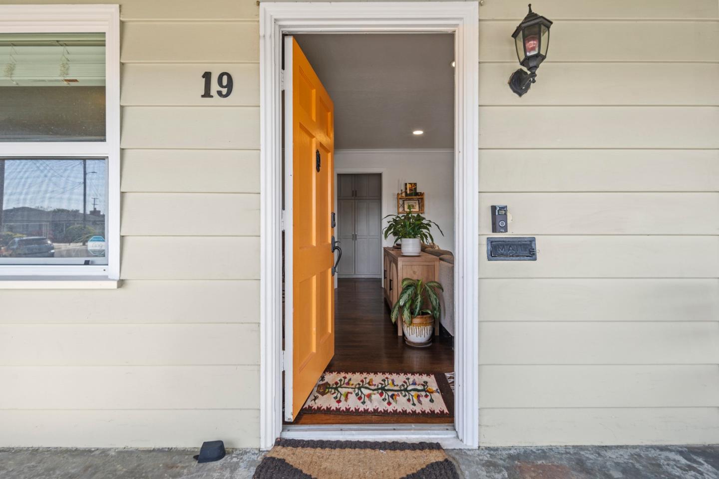 Detail Gallery Image 2 of 16 For 19 Grove St, Salinas,  CA 93901 - 2 Beds | 1 Baths