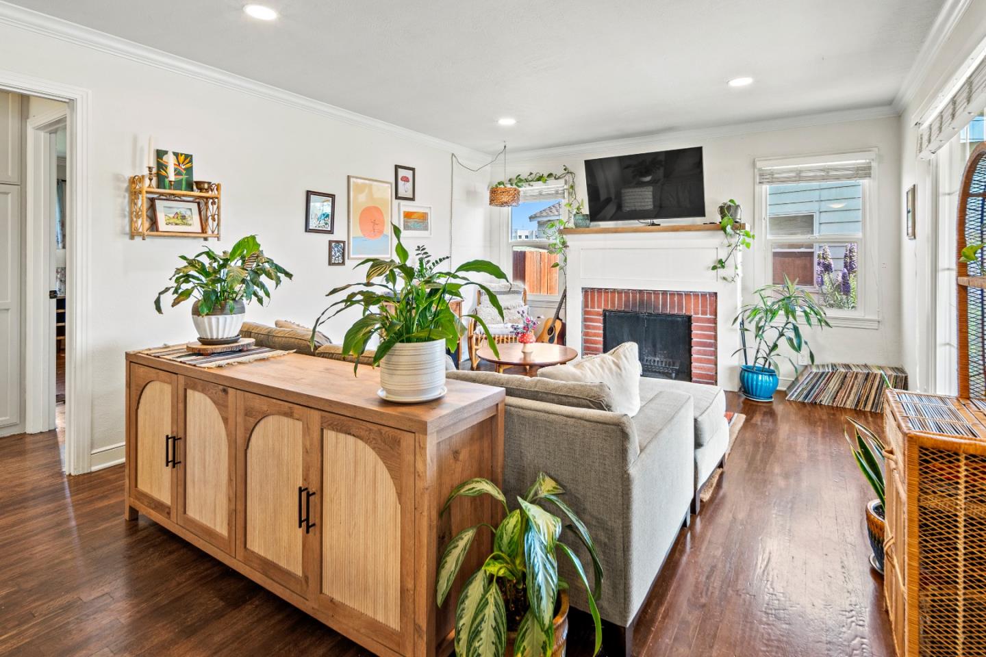 Detail Gallery Image 3 of 16 For 19 Grove St, Salinas,  CA 93901 - 2 Beds | 1 Baths