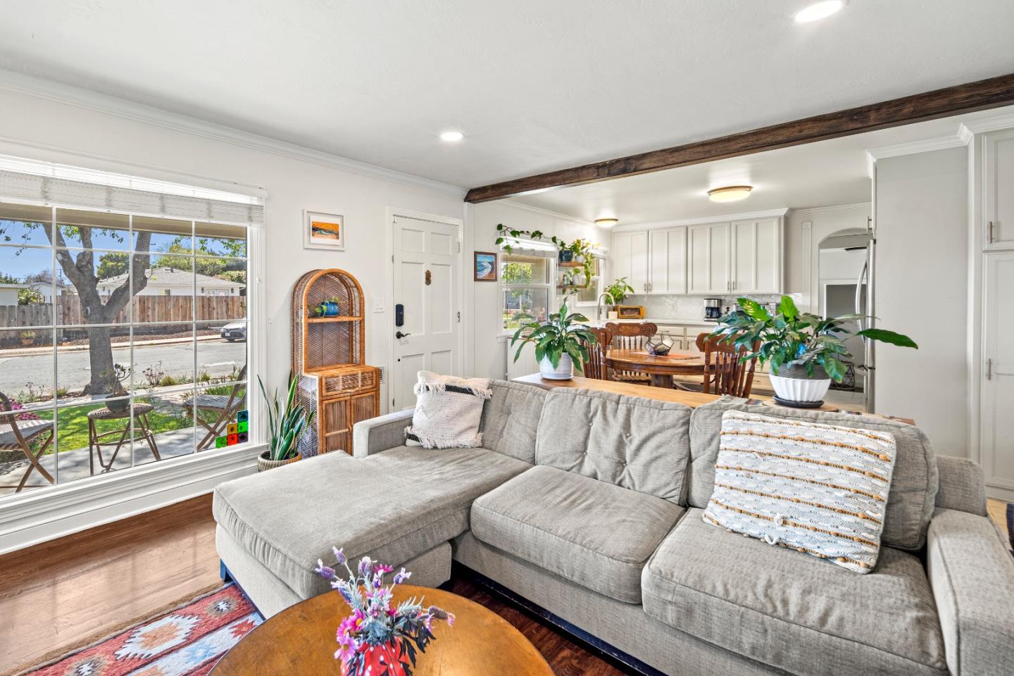 Detail Gallery Image 4 of 16 For 19 Grove St, Salinas,  CA 93901 - 2 Beds | 1 Baths